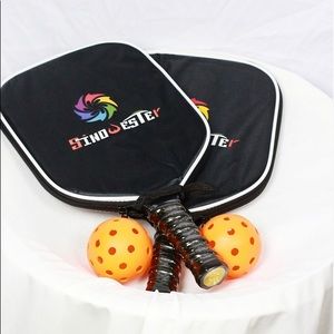 2 Pickleball- Paddles - 2 balls